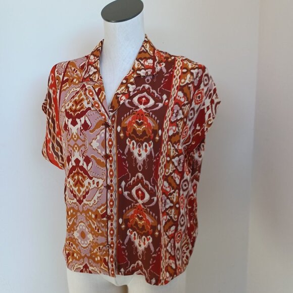 Cupcakes & Cashmere Top Ikat Aztec Print Short Sleeve Camp Shirt Womens Medium - Picture 12 of 15